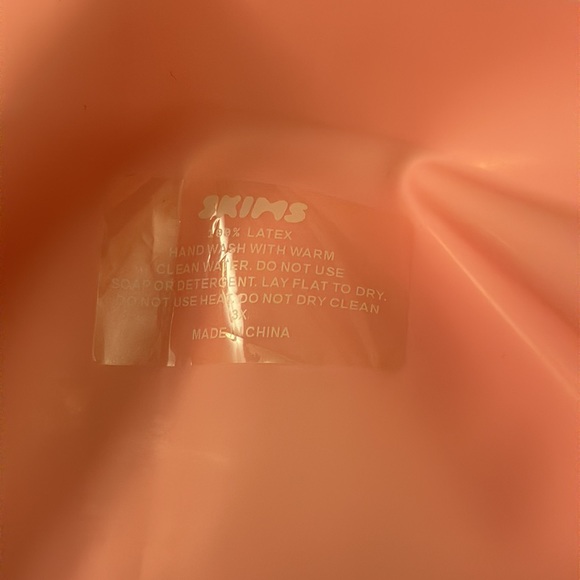 SKIMS Latex Mini Skirt in Neon Blush NEW - Picture 11 of 15